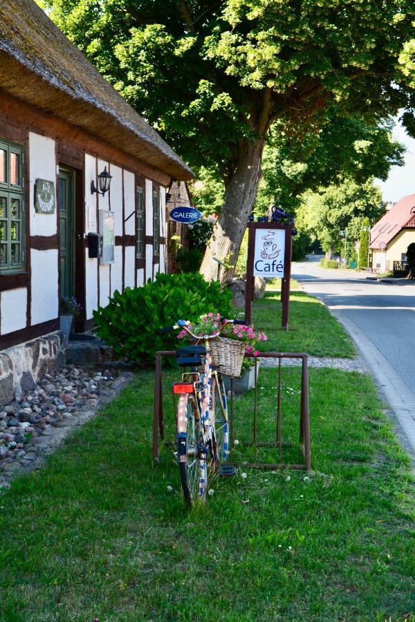 Alte Ausspanne Hotel Walkendorf Exterior photo